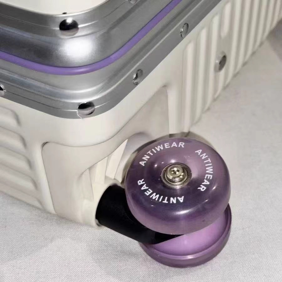 กระเป๋าเดินทางกรอบอลูมิเนียมที - Aluminum Frame Carry On Luggage บทวิจารณ์และราคา